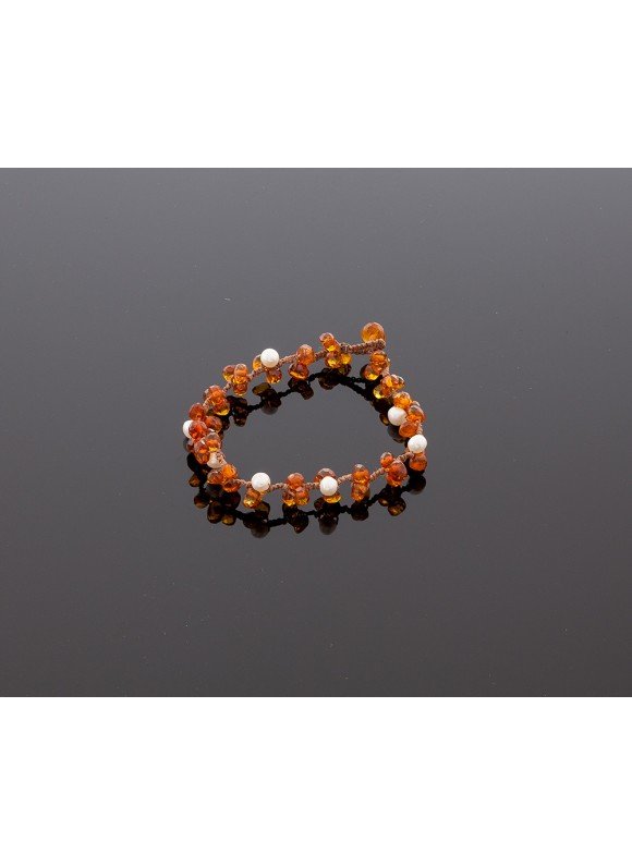 Faceted amber bracelet with pearls