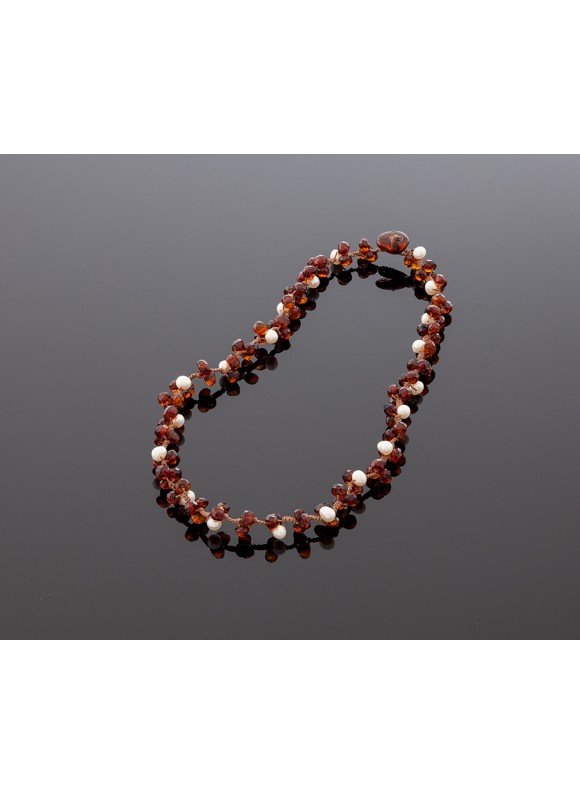 Faceted dark amber necklace with pearls