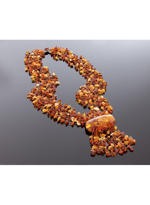 Massive warm shades amber necklace